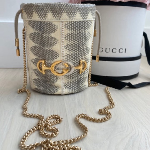 GUCCI BUCKET BAG (AUTHENTIC) - Picture 16 of 16